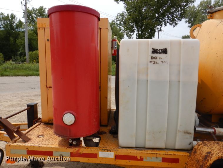 image for item IN9983 2004 Vac-Tron PMD 550SDT  vacuum excavator