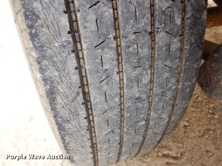 image for item IN9983 2004 Vac-Tron PMD 550SDT  vacuum excavator