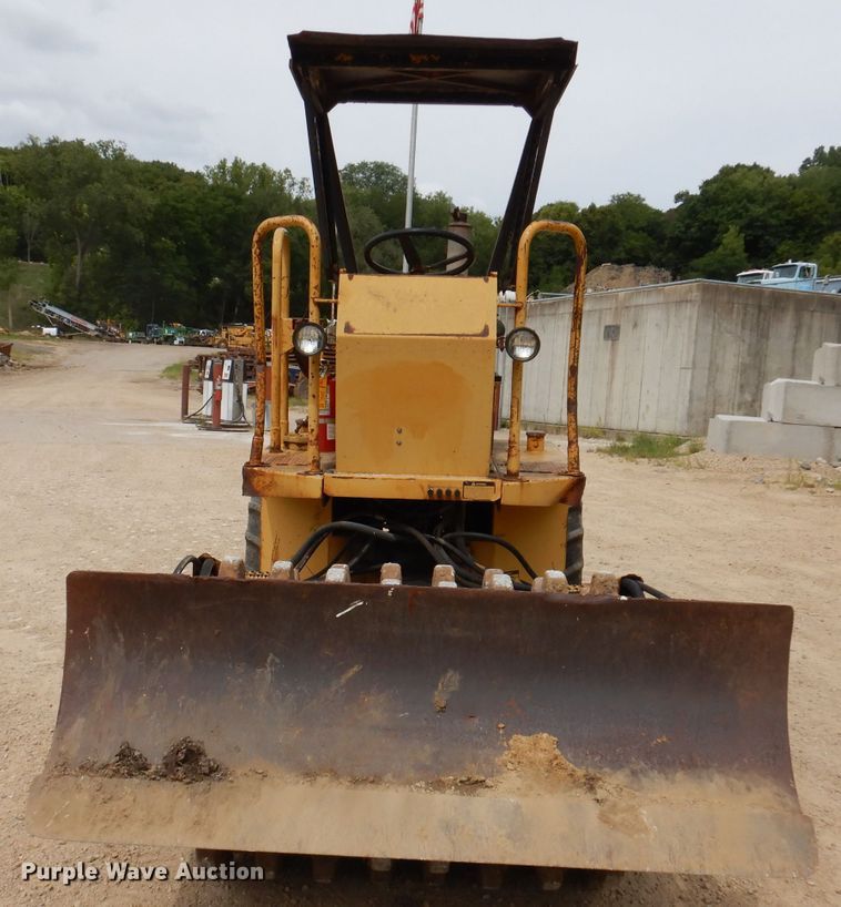 image for item IN9984 1987 Caterpillar CP-323  single drum vibratory roller