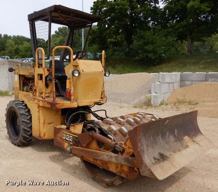 image for item IN9984 1987 Caterpillar CP-323  single drum vibratory roller