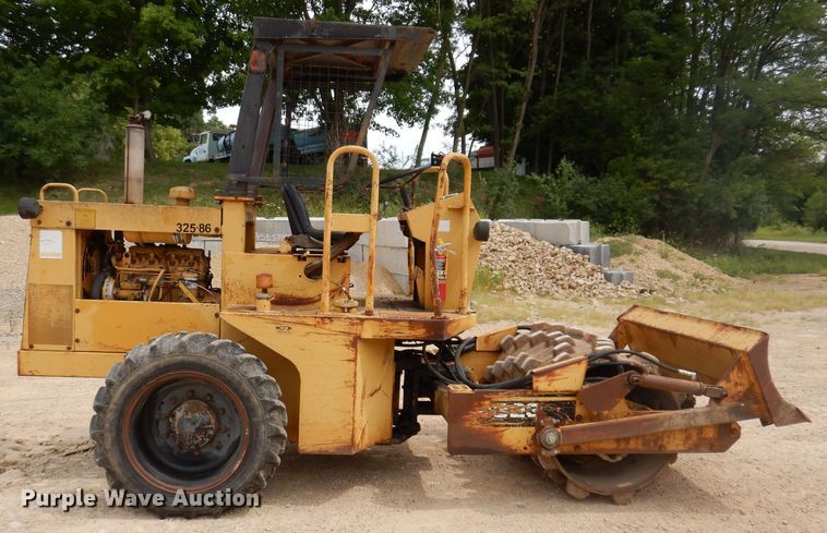 image for item IN9984 1987 Caterpillar CP-323  single drum vibratory roller