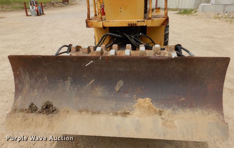 image for item IN9984 1987 Caterpillar CP-323  single drum vibratory roller