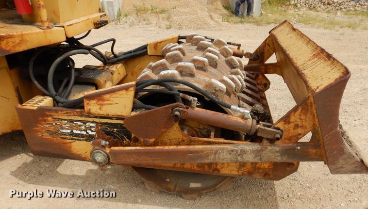 image for item IN9984 1987 Caterpillar CP-323  single drum vibratory roller