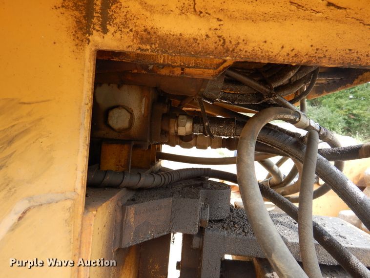 image for item IN9984 1987 Caterpillar CP-323  single drum vibratory roller