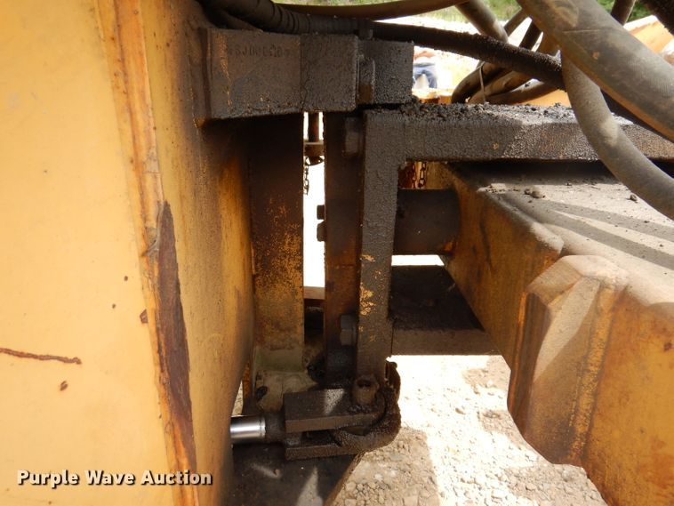 image for item IN9984 1987 Caterpillar CP-323  single drum vibratory roller