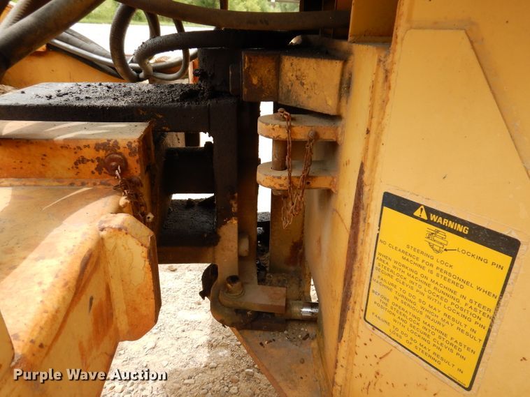 image for item IN9984 1987 Caterpillar CP-323  single drum vibratory roller