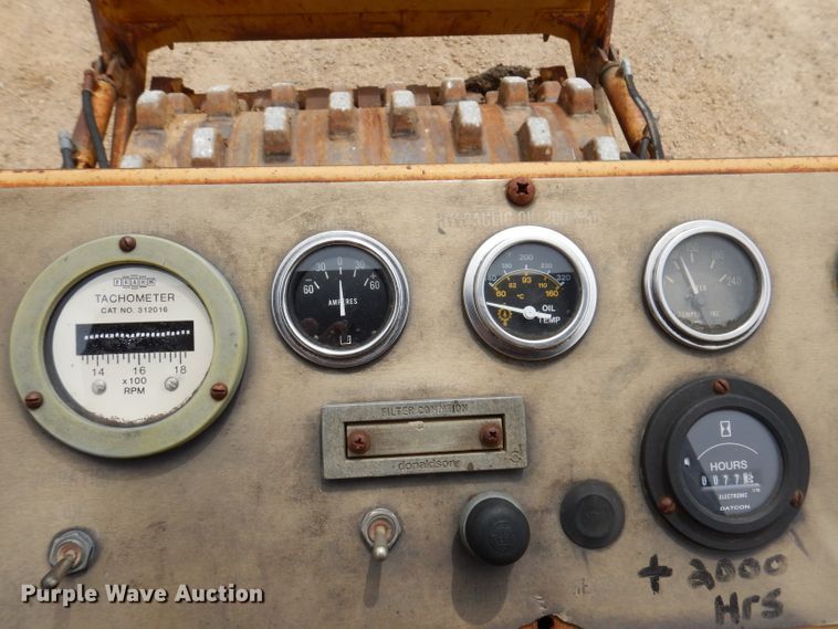 image for item IN9984 1987 Caterpillar CP-323  single drum vibratory roller