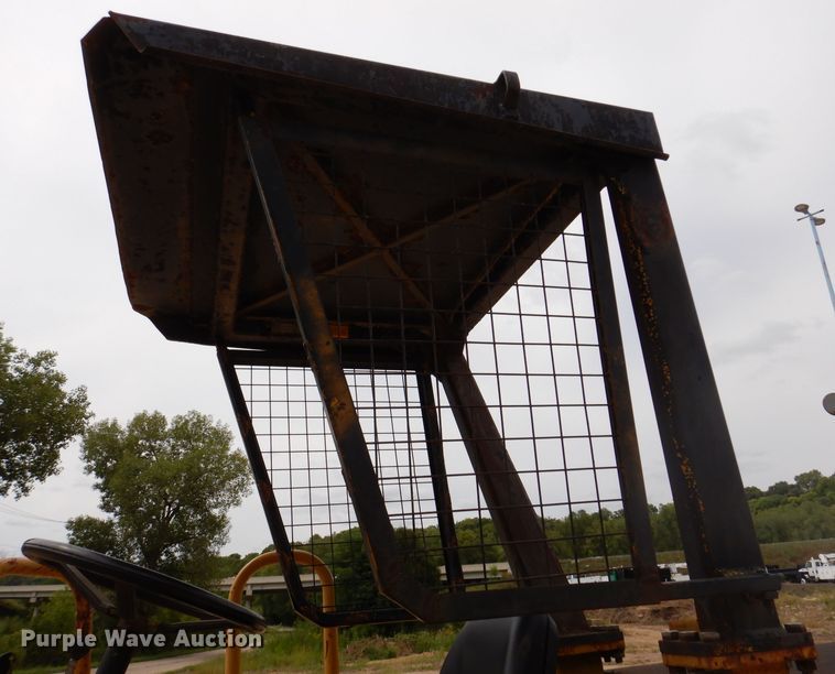 image for item IN9984 1987 Caterpillar CP-323  single drum vibratory roller