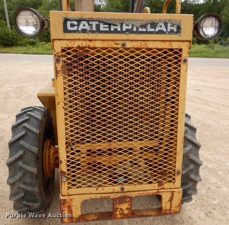 image for item IN9984 1987 Caterpillar CP-323  single drum vibratory roller