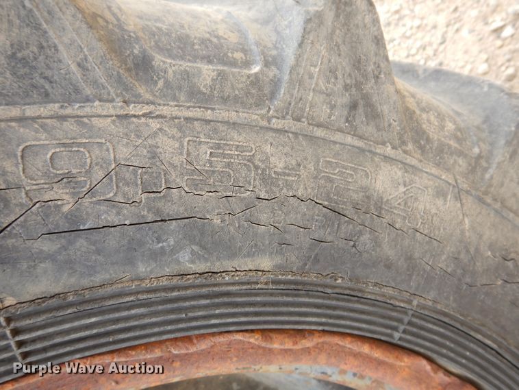 image for item IN9984 1987 Caterpillar CP-323  single drum vibratory roller