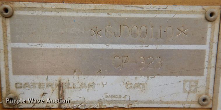 image for item IN9984 1987 Caterpillar CP-323  single drum vibratory roller