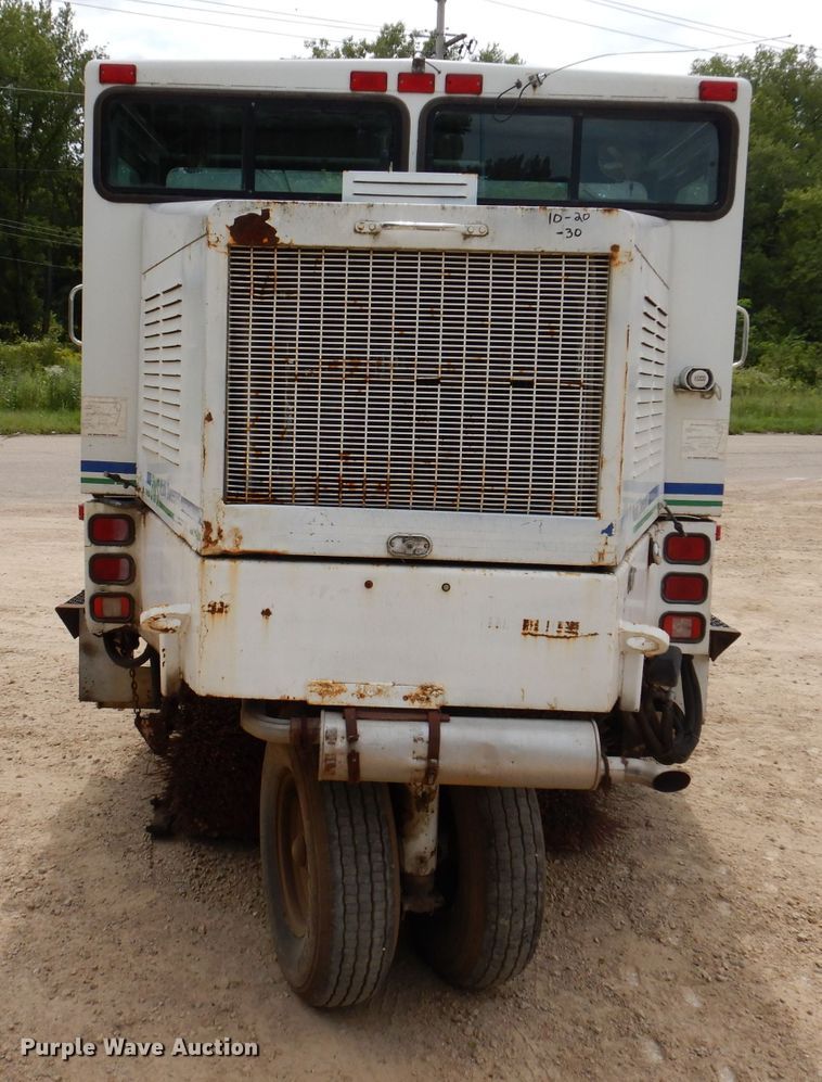 image for item IN9986 1997 Mobil Sweeper 3WS  street sweeper