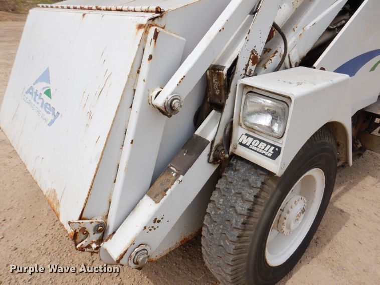 image for item IN9986 1997 Mobil Sweeper 3WS  street sweeper