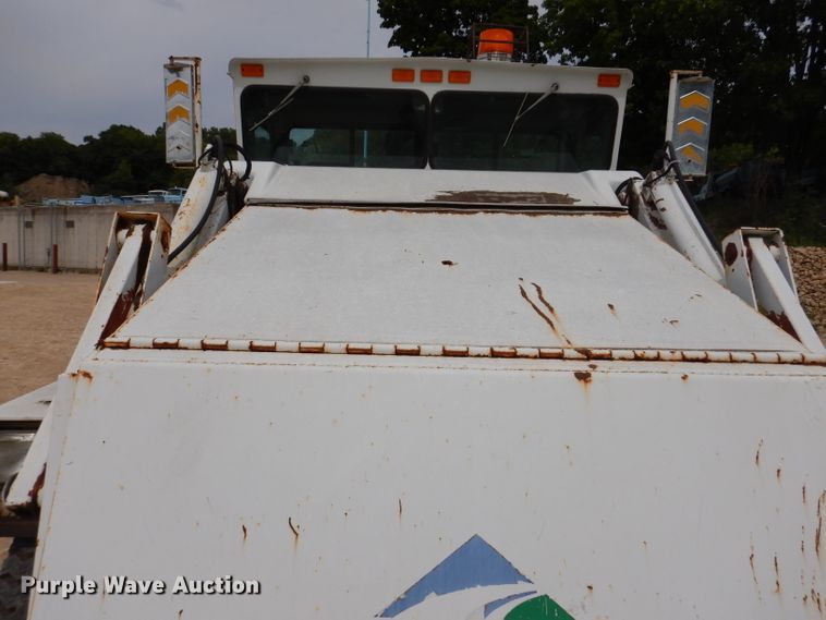 image for item IN9986 1997 Mobil Sweeper 3WS  street sweeper