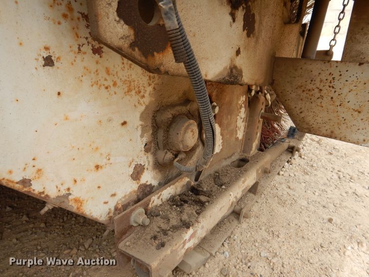 image for item IN9986 1997 Mobil Sweeper 3WS  street sweeper