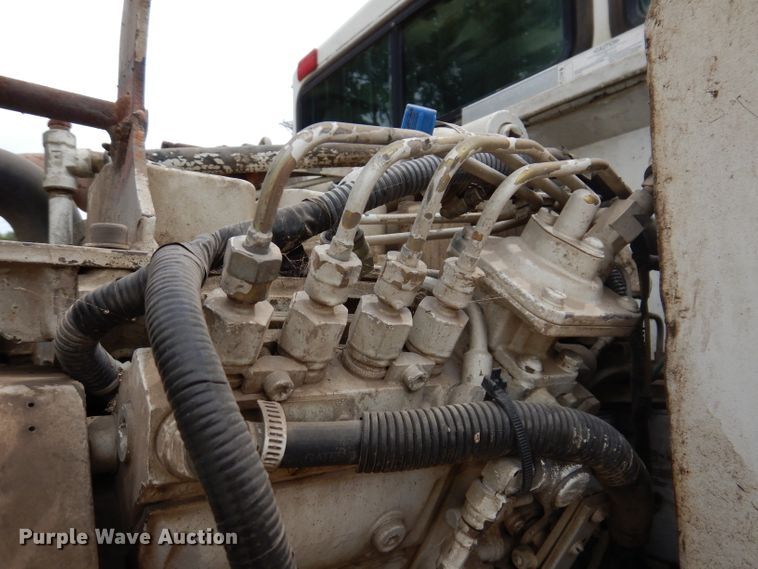 image for item IN9986 1997 Mobil Sweeper 3WS  street sweeper