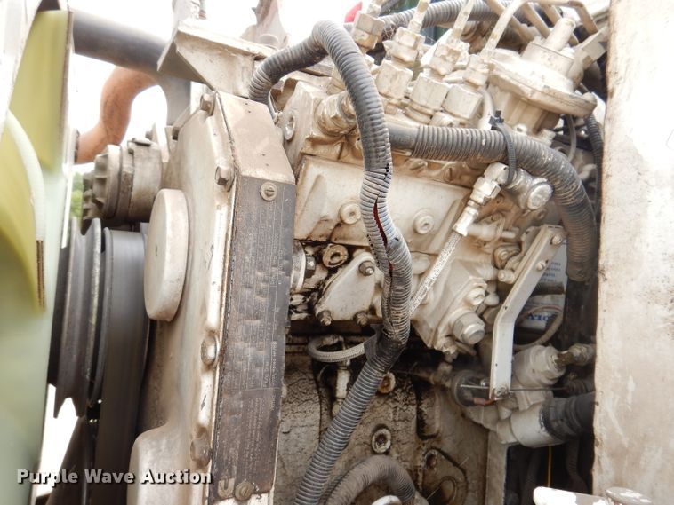 image for item IN9986 1997 Mobil Sweeper 3WS  street sweeper