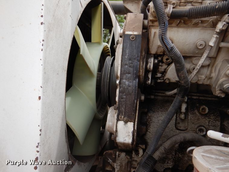 image for item IN9986 1997 Mobil Sweeper 3WS  street sweeper