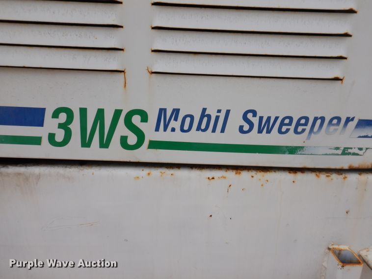 image for item IN9986 1997 Mobil Sweeper 3WS  street sweeper