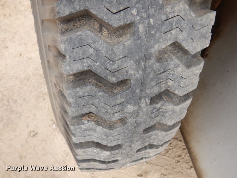 image for item IN9986 1997 Mobil Sweeper 3WS  street sweeper