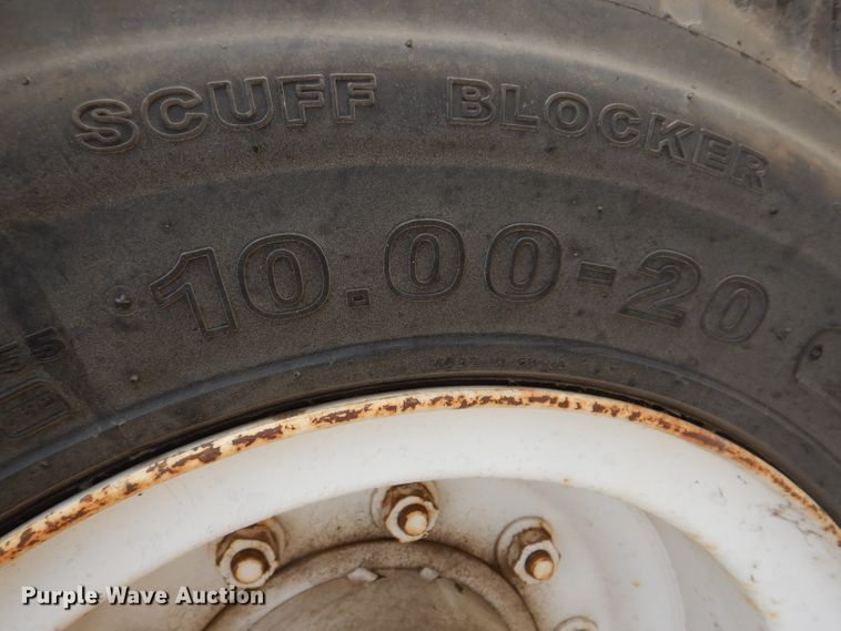 image for item IN9986 1997 Mobil Sweeper 3WS  street sweeper