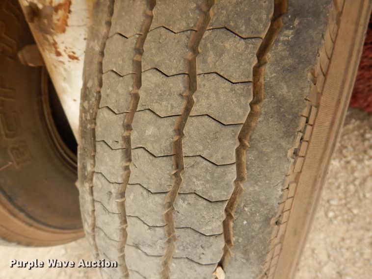 image for item IN9986 1997 Mobil Sweeper 3WS  street sweeper