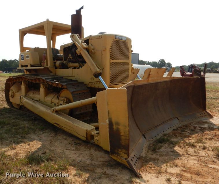 image for item IR9091 1971 Caterpillar D9G  dozer