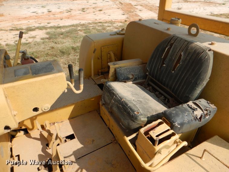 image for item IR9091 1971 Caterpillar D9G  dozer