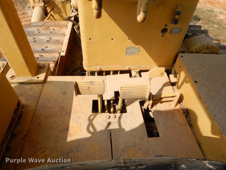 image for item IR9091 1971 Caterpillar D9G  dozer