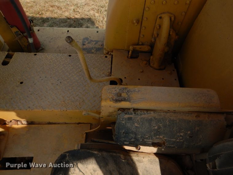 image for item IR9091 1971 Caterpillar D9G  dozer