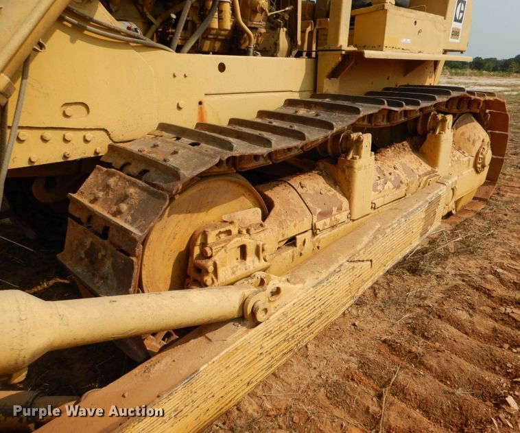 image for item IR9091 1971 Caterpillar D9G  dozer