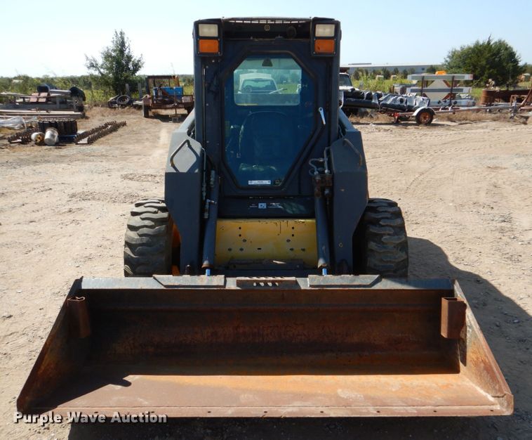 image for item IR9105 New Holland LS199  skid steer loader