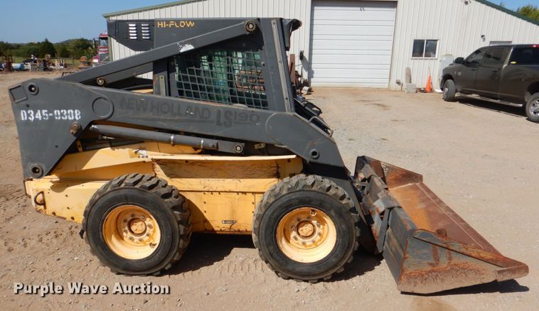image for item IR9105 New Holland LS199  skid steer loader