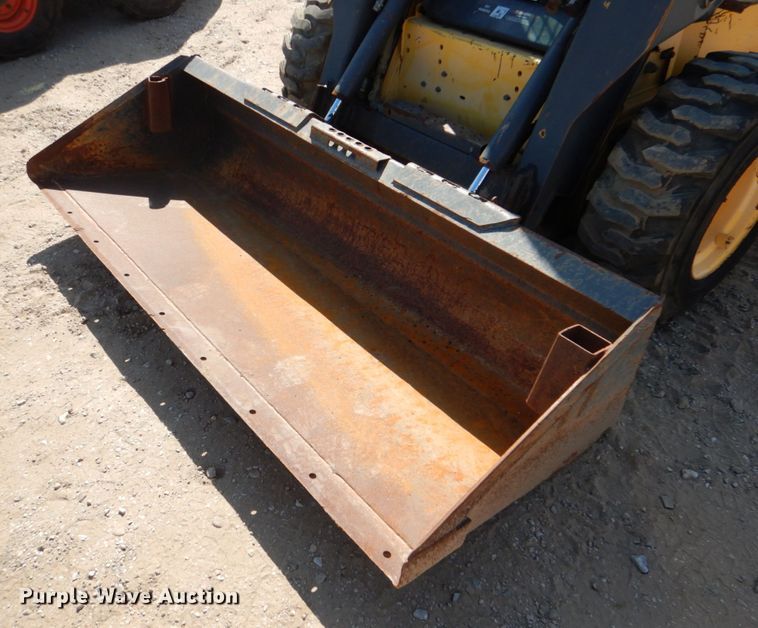 image for item IR9105 New Holland LS199  skid steer loader