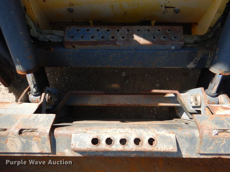 image for item IR9105 New Holland LS199  skid steer loader