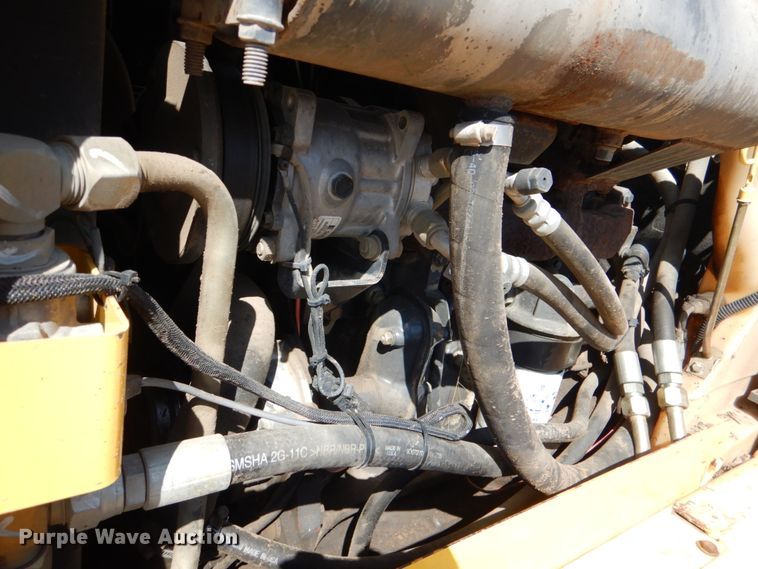 image for item IR9105 New Holland LS199  skid steer loader