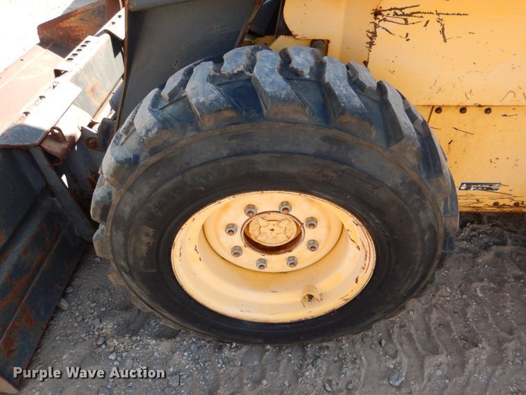 image for item IR9105 New Holland LS199  skid steer loader