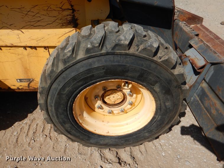 image for item IR9105 New Holland LS199  skid steer loader