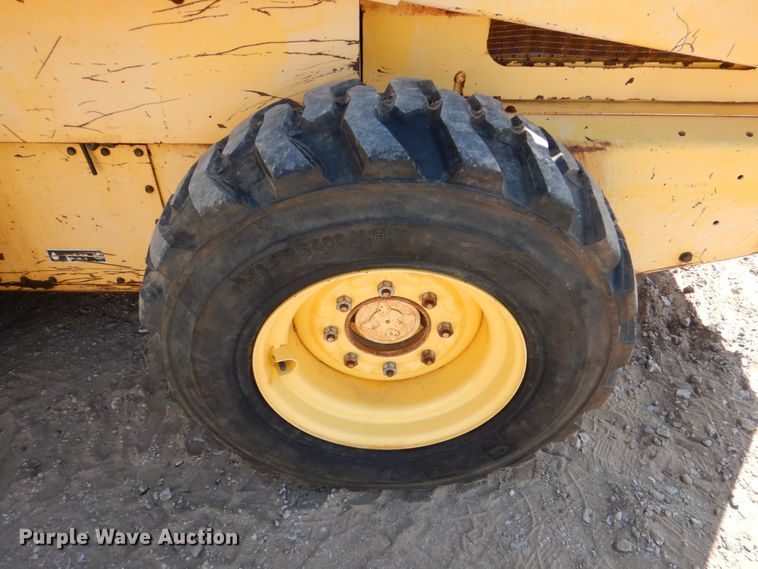 image for item IR9105 New Holland LS199  skid steer loader