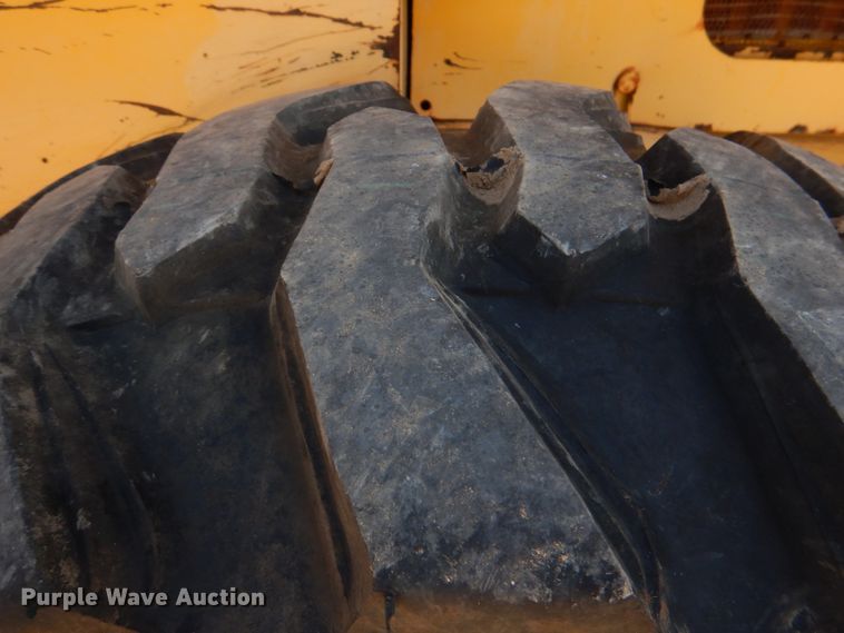 image for item IR9105 New Holland LS199  skid steer loader