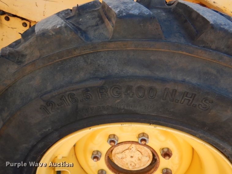 image for item IR9105 New Holland LS199  skid steer loader