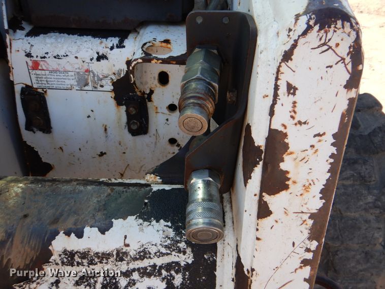 image for item IR9106 2000 Bobcat 863  skid steer loader