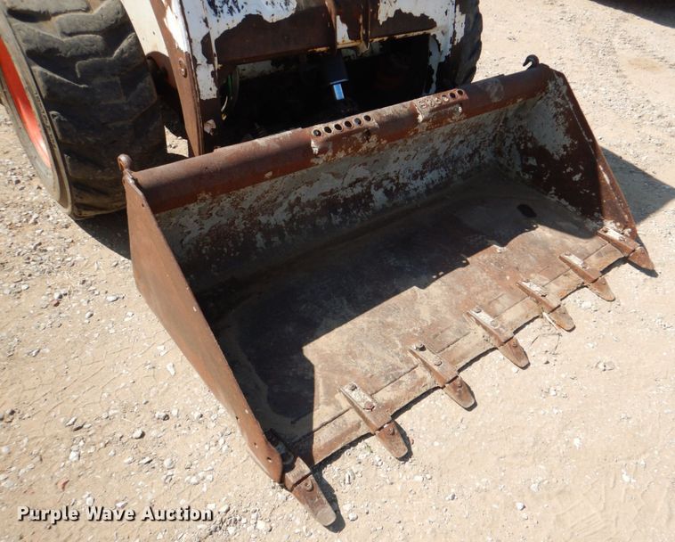 image for item IR9106 2000 Bobcat 863  skid steer loader