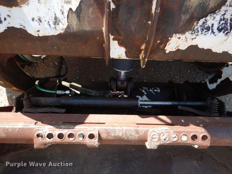 image for item IR9106 2000 Bobcat 863  skid steer loader