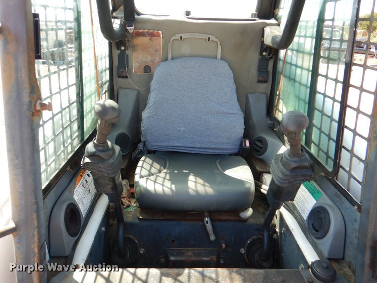 image for item IR9106 2000 Bobcat 863  skid steer loader