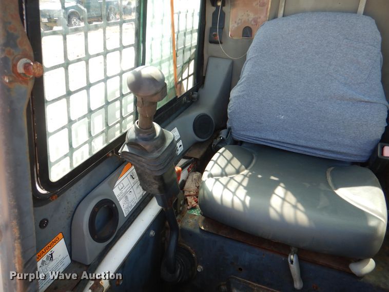 image for item IR9106 2000 Bobcat 863  skid steer loader