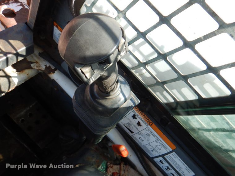 image for item IR9106 2000 Bobcat 863  skid steer loader