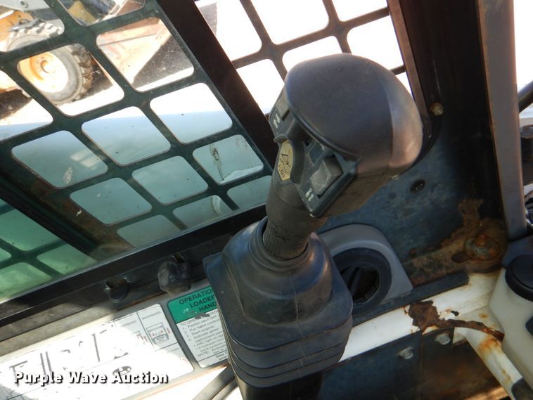 image for item IR9106 2000 Bobcat 863  skid steer loader