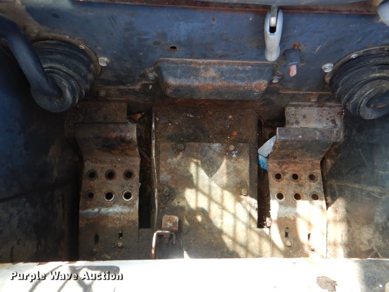 image for item IR9106 2000 Bobcat 863  skid steer loader