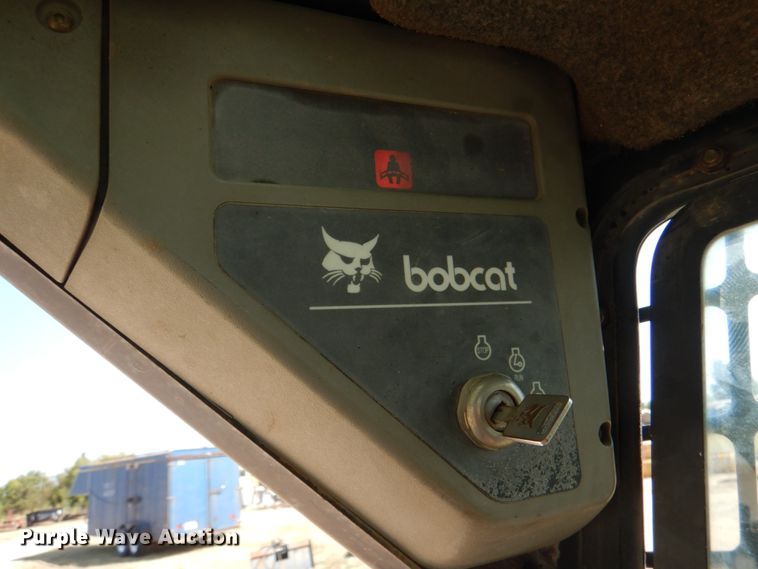 image for item IR9106 2000 Bobcat 863  skid steer loader